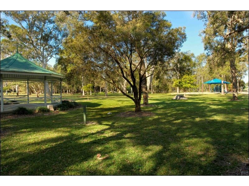 16 Chestnut Crescent, Victoria Point QLD 4165