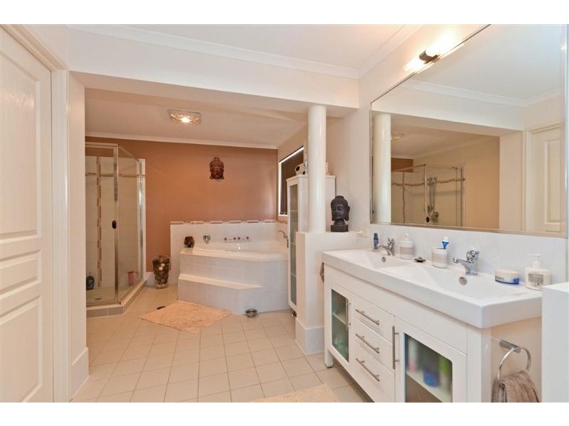 33 Creekwood Street, Victoria Point QLD 4165