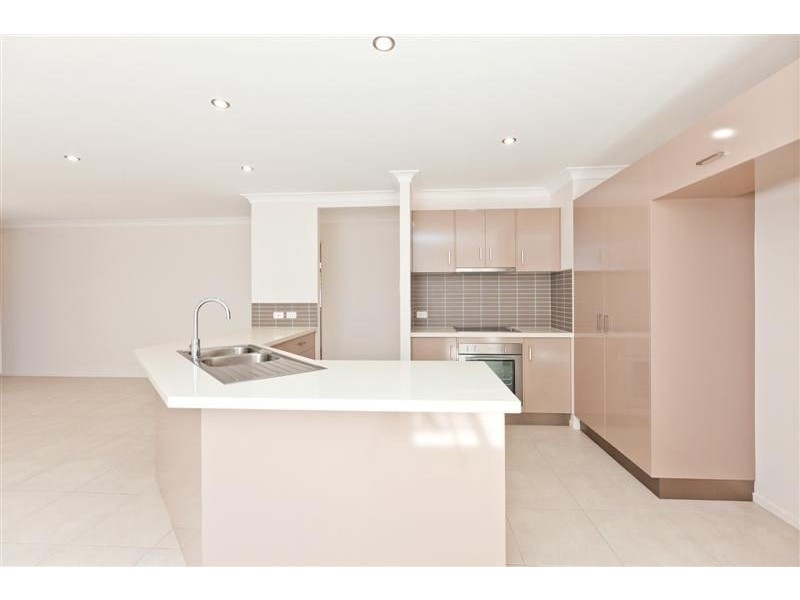 17 Seaholly Crescent, Victoria Point QLD 4165