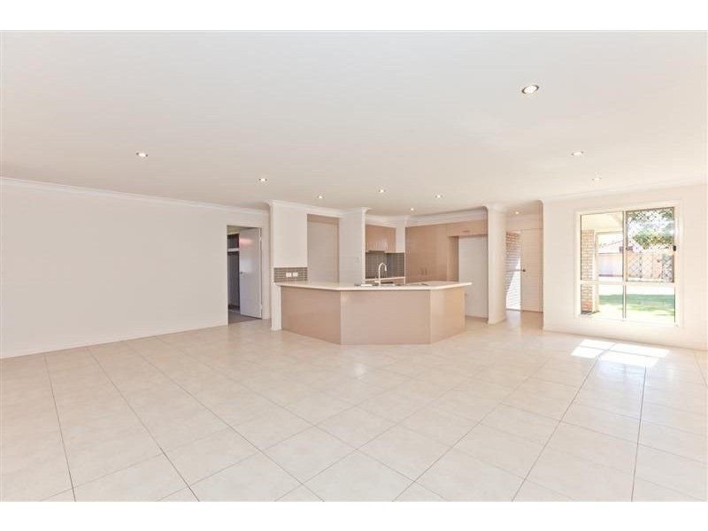 17 Seaholly Crescent, Victoria Point QLD 4165
