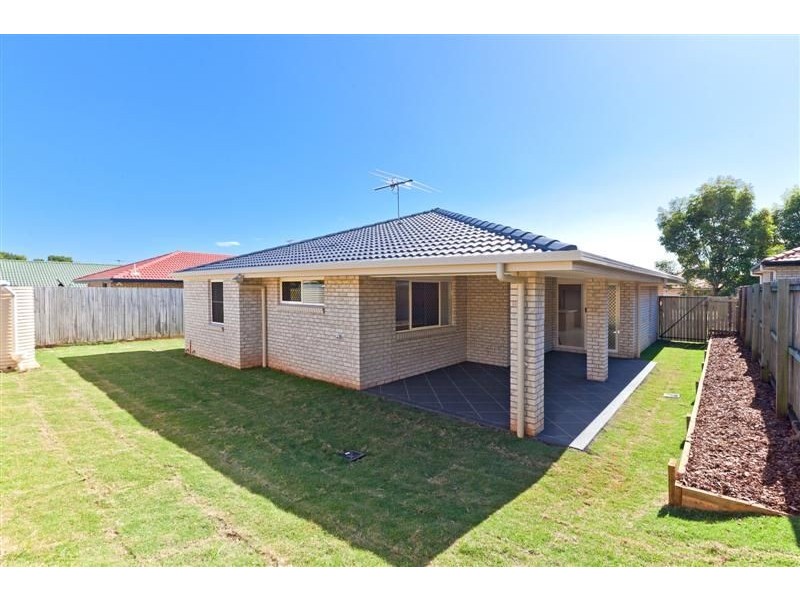 17 Seaholly Crescent, Victoria Point QLD 4165