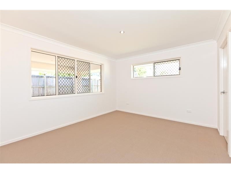 17 Seaholly Crescent, Victoria Point QLD 4165