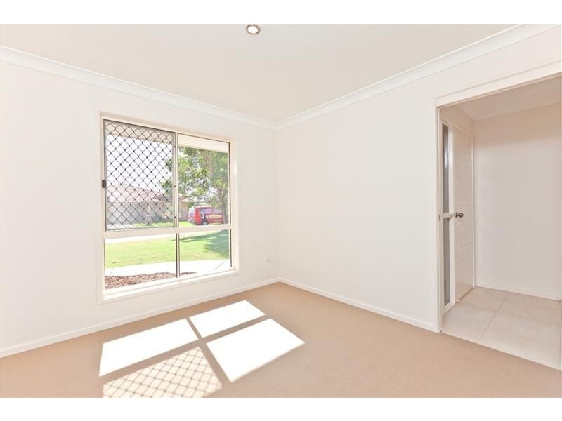 17 Seaholly Crescent, Victoria Point QLD 4165