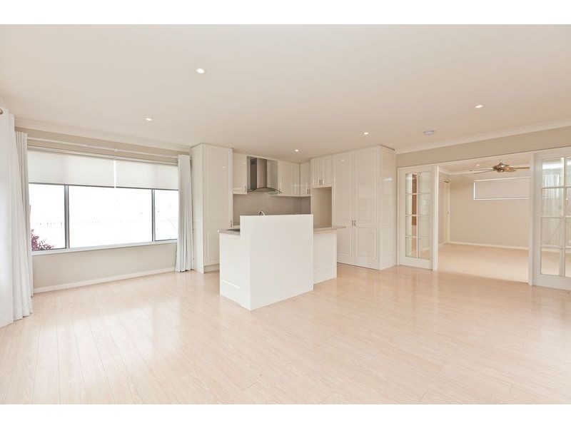 16 Oak Street, Ormiston QLD 4160