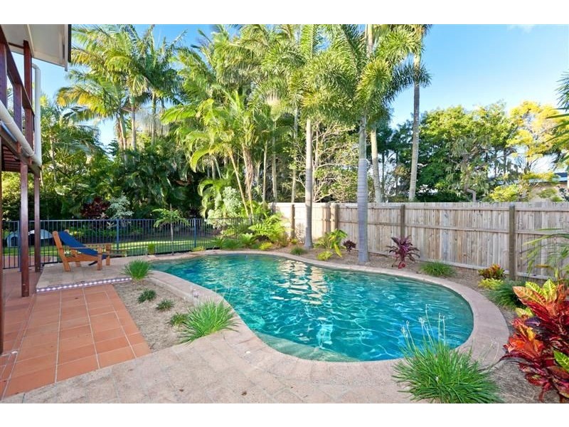 6 Macadamia Street, Victoria Point QLD 4165