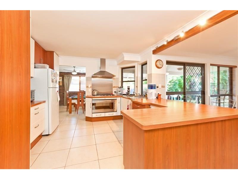 6 Macadamia Street, Victoria Point QLD 4165