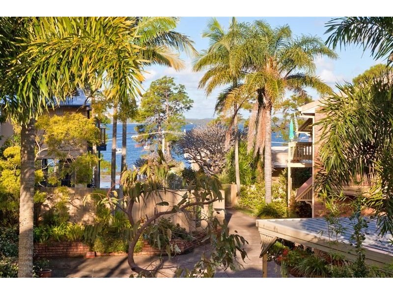 6 Macadamia Street, Victoria Point QLD 4165