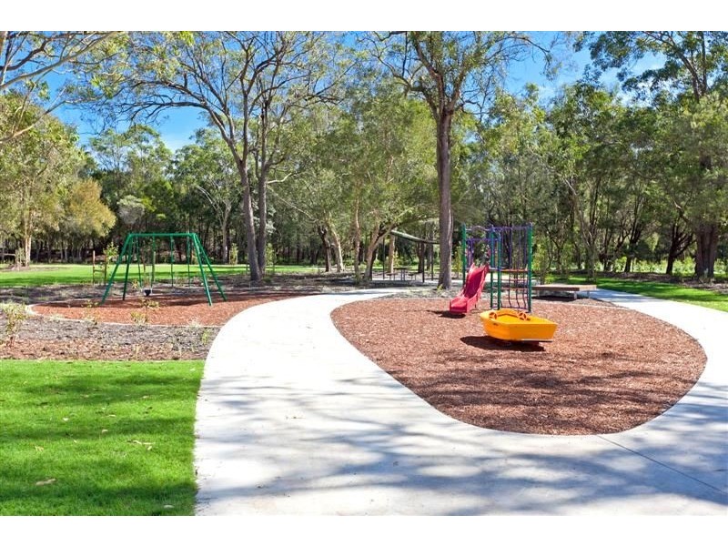 2 Estuary Avenue, Victoria Point QLD 4165