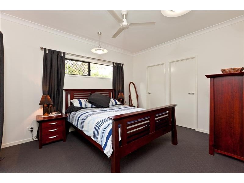 2 Estuary Avenue, Victoria Point QLD 4165