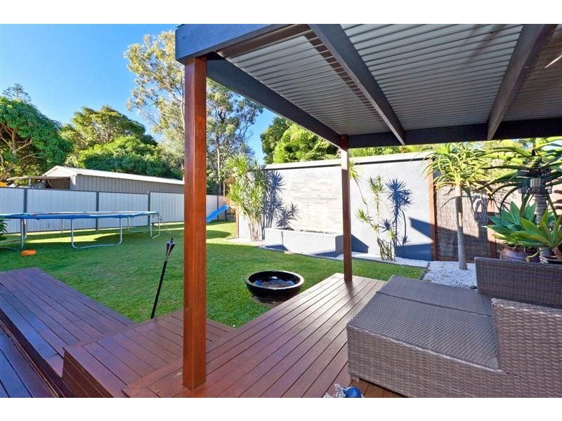 8 Rossinton Street, Birkdale QLD 4159