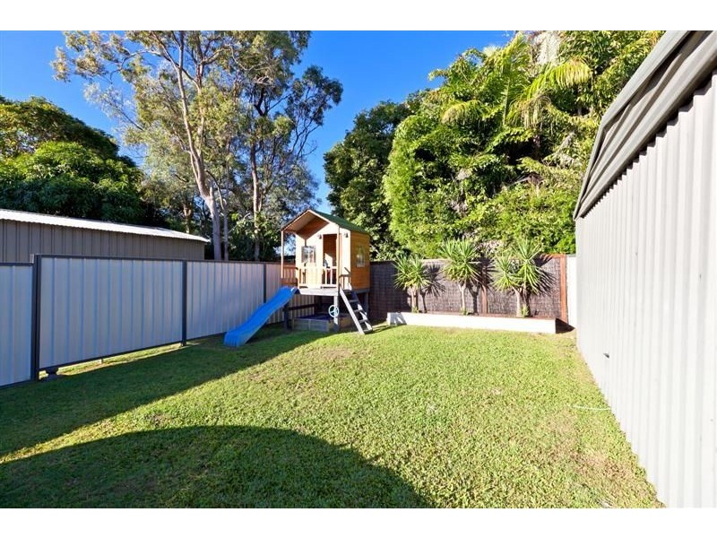 8 Rossinton Street, Birkdale QLD 4159