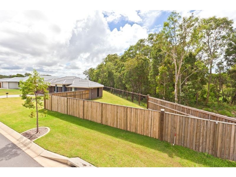 8  Pyrus Place, Redland Bay QLD 4165