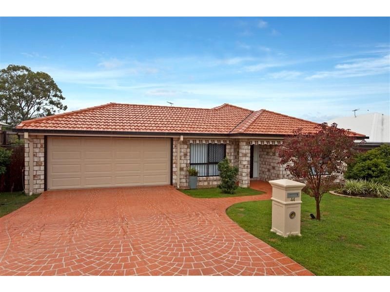 44 Ebony Crescent, Redland Bay QLD 4165