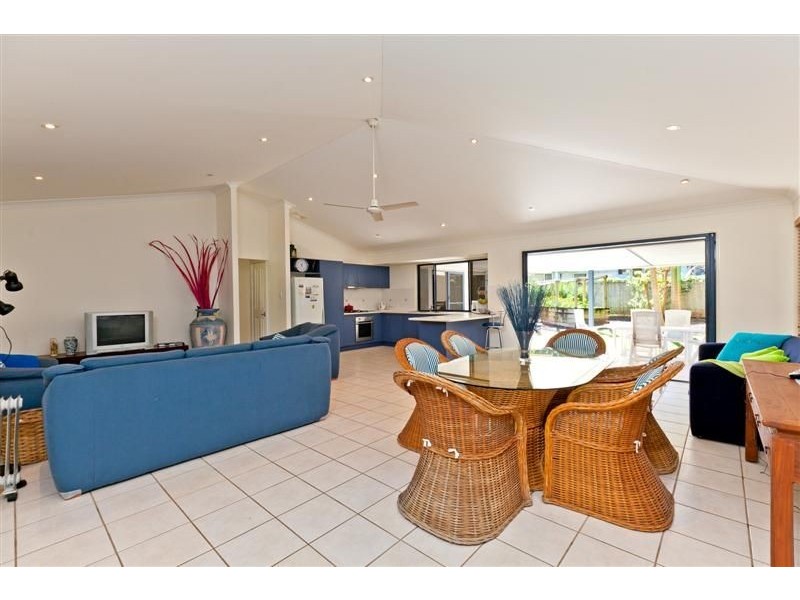 26 Carefree Street, Coochiemudlo Island QLD 4184
