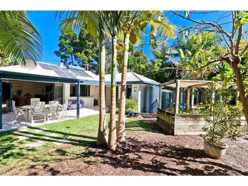 26 Carefree Street, Coochiemudlo Island QLD 4184