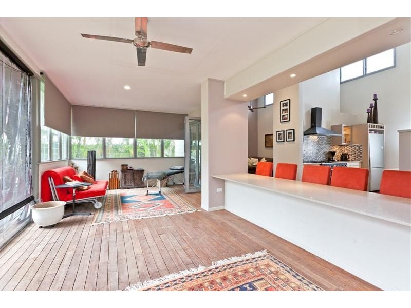 11 Erobin Street, Coochiemudlo Island QLD 4184