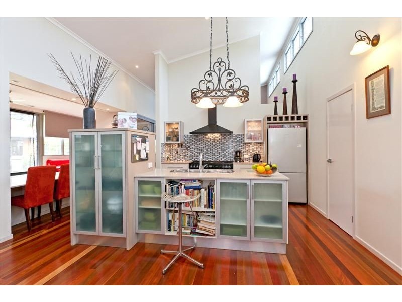 11 Erobin Street, Coochiemudlo Island QLD 4184