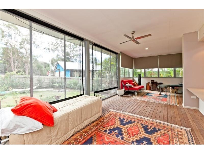 11 Erobin Street, Coochiemudlo Island QLD 4184