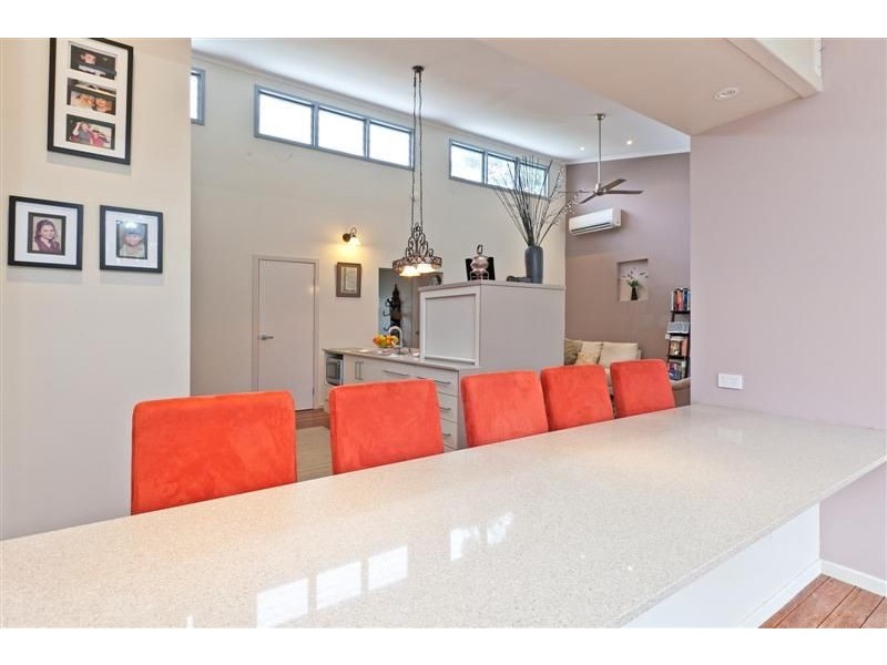11 Erobin Street, Coochiemudlo Island QLD 4184