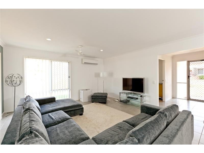44 Azure Avenue, Redland Bay QLD 4165