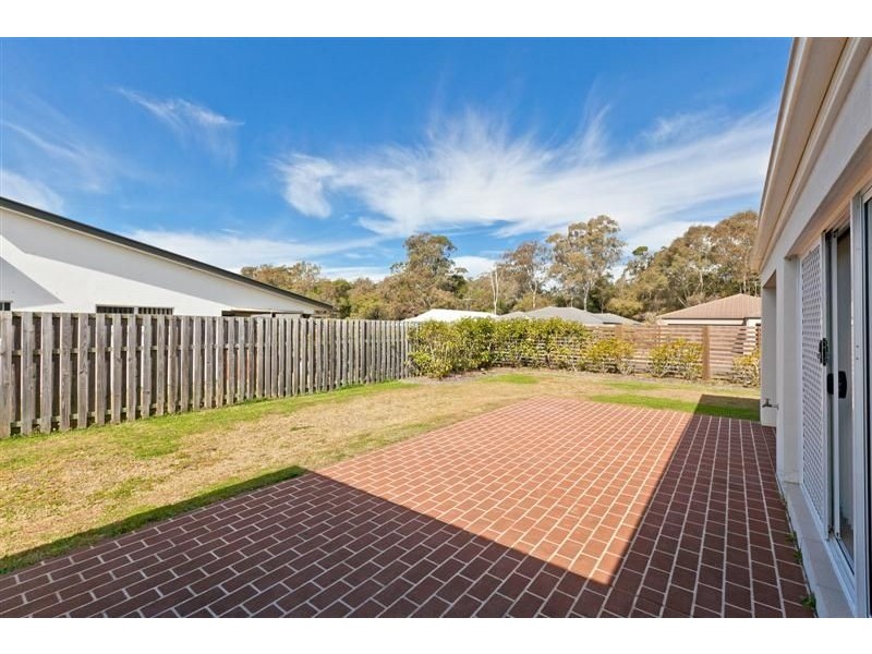 44 Azure Avenue, Redland Bay QLD 4165