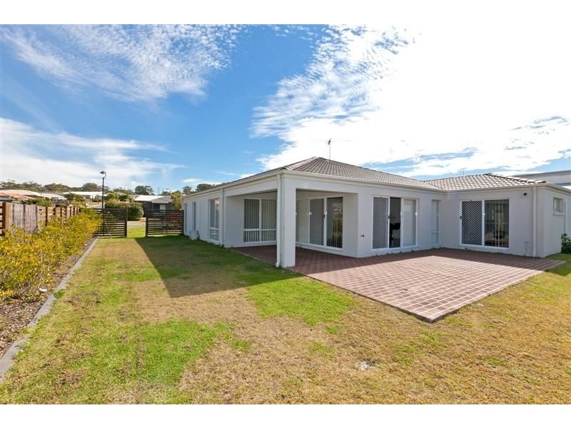 44 Azure Avenue, Redland Bay QLD 4165