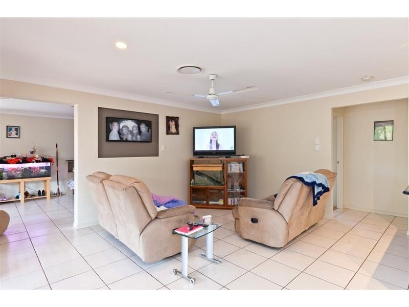 27 Caswell Crescent, Redland Bay QLD 4165