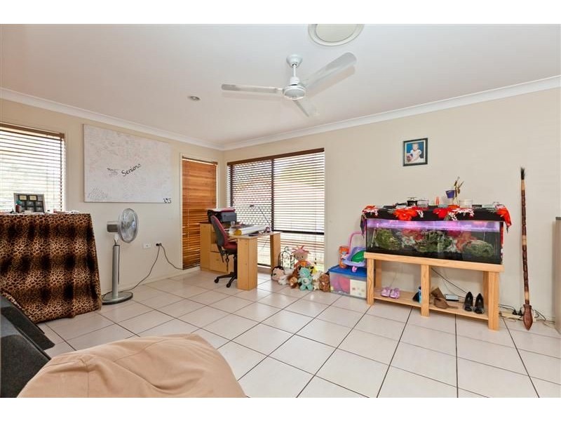 27 Caswell Crescent, Redland Bay QLD 4165