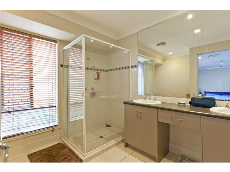 27 Caswell Crescent, Redland Bay QLD 4165