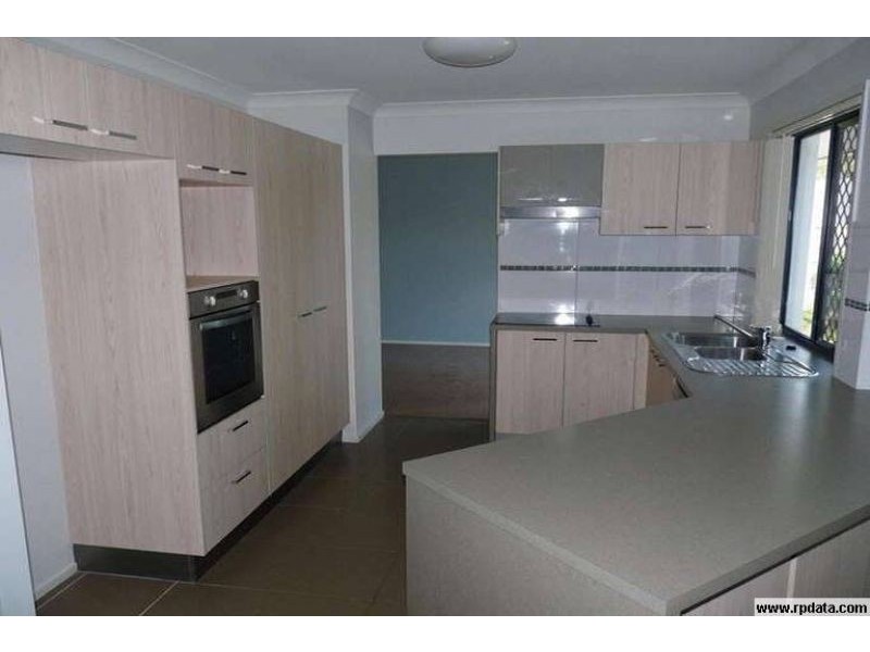 41 Aqua Crescent, Redland Bay QLD 4165