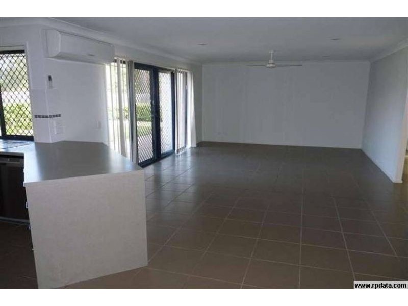 41 Aqua Crescent, Redland Bay QLD 4165