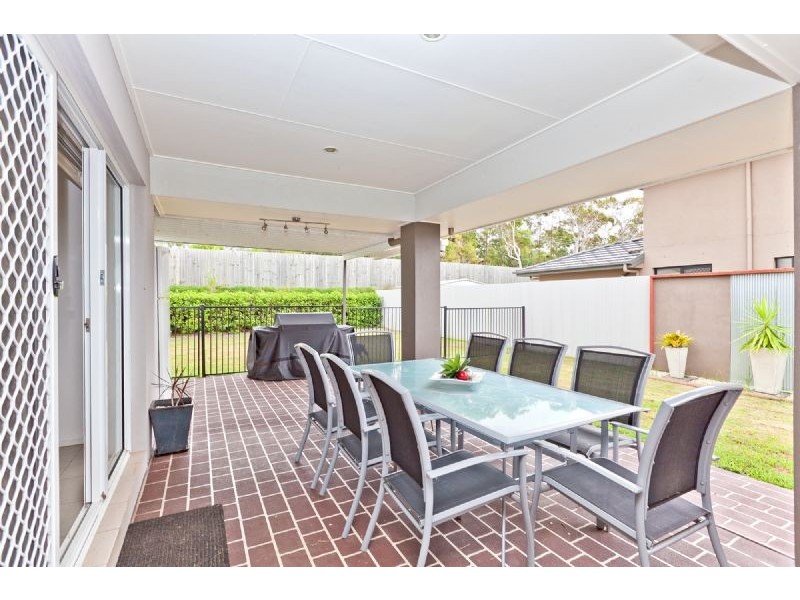 25 Aqua Crescent, Redland Bay QLD 4165