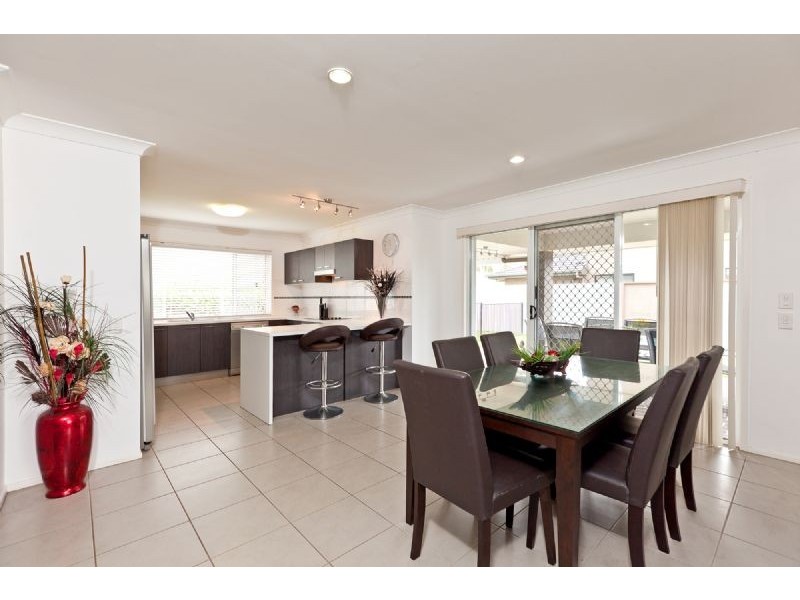 25 Aqua Crescent, Redland Bay QLD 4165