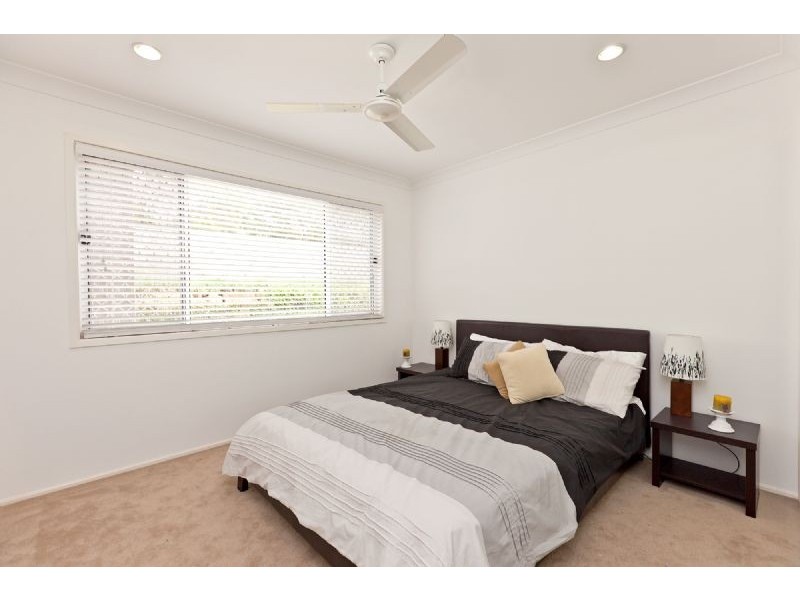 25 Aqua Crescent, Redland Bay QLD 4165