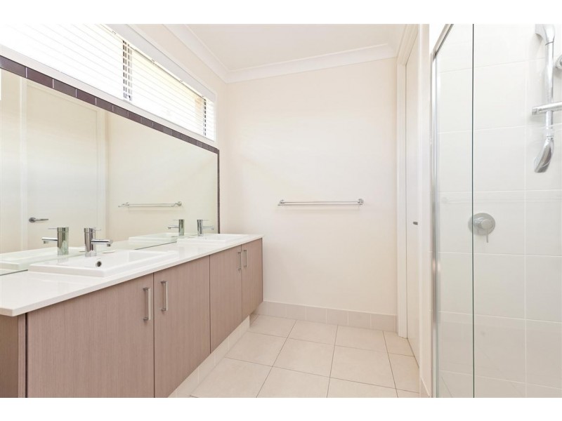 7 Grasslands, Reedy Creek QLD 4227