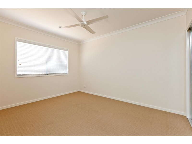 7 Grasslands, Reedy Creek QLD 4227