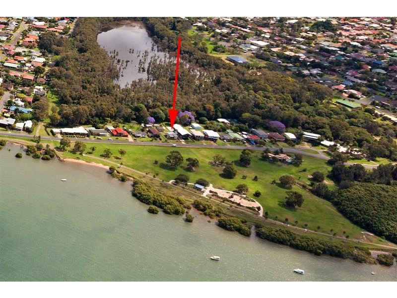 35 Wilson Esplanade, Victoria Point QLD 4165