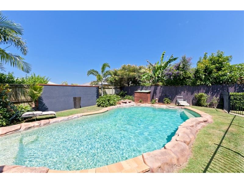 6 Parklands Court, Victoria Point QLD 4165