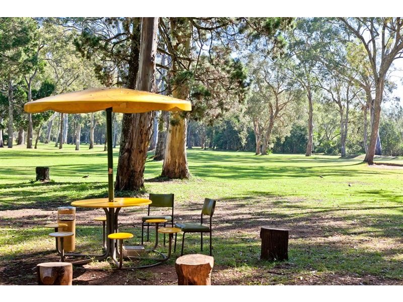 2 Orange Grove Street, Coochiemudlo Island QLD 4184