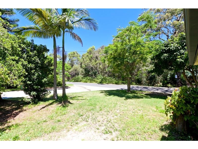 2 Orange Grove Street, Coochiemudlo Island QLD 4184