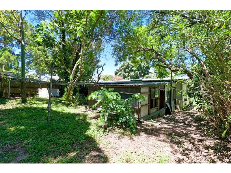 2 Orange Grove Street, Coochiemudlo Island QLD 4184