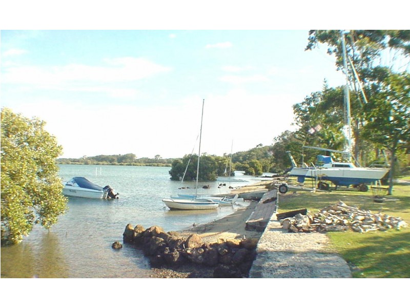 15 Rusbrook Street, Redland Bay QLD 4165