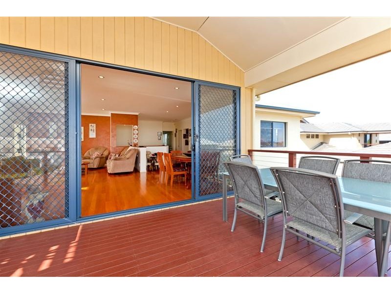 11 Baylink Drive, Redland Bay QLD 4165