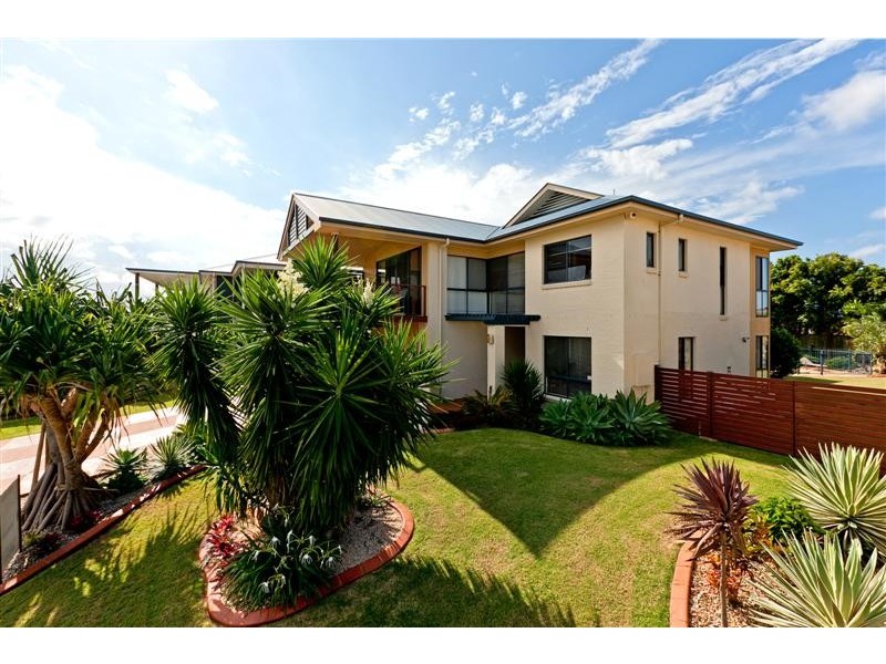 11 Baylink Drive, Redland Bay QLD 4165