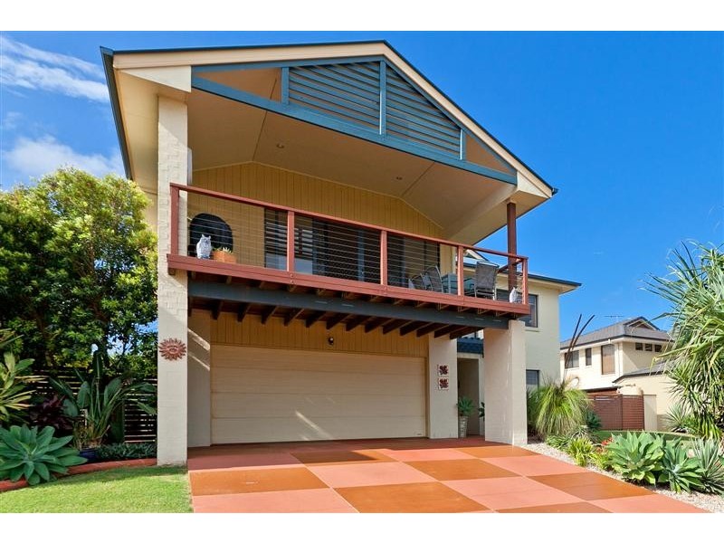 11 Baylink Drive, Redland Bay QLD 4165