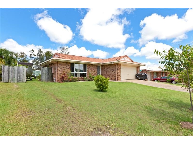 2 Club Crescent, Redland Bay QLD 4165