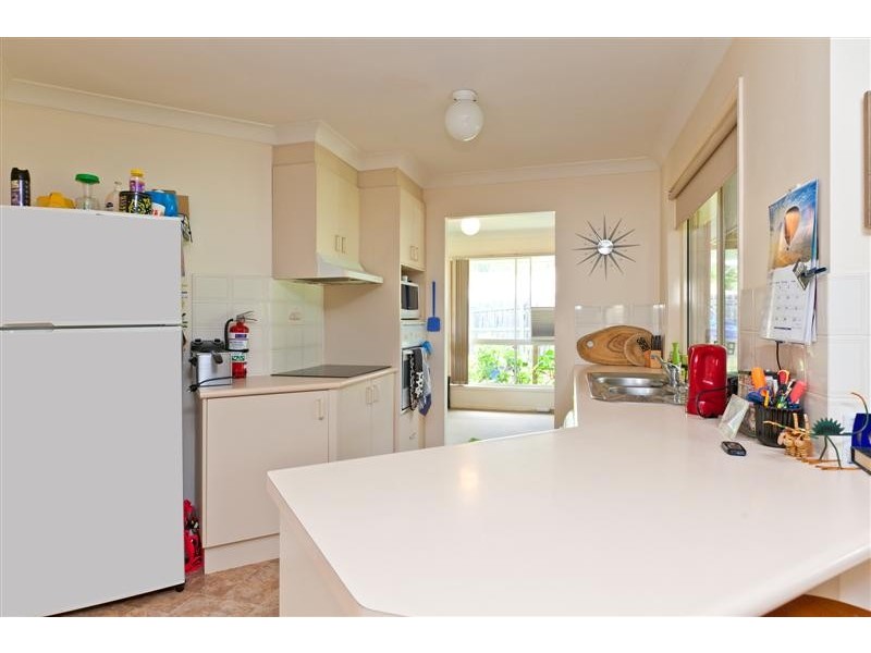 2 Club Crescent, Redland Bay QLD 4165