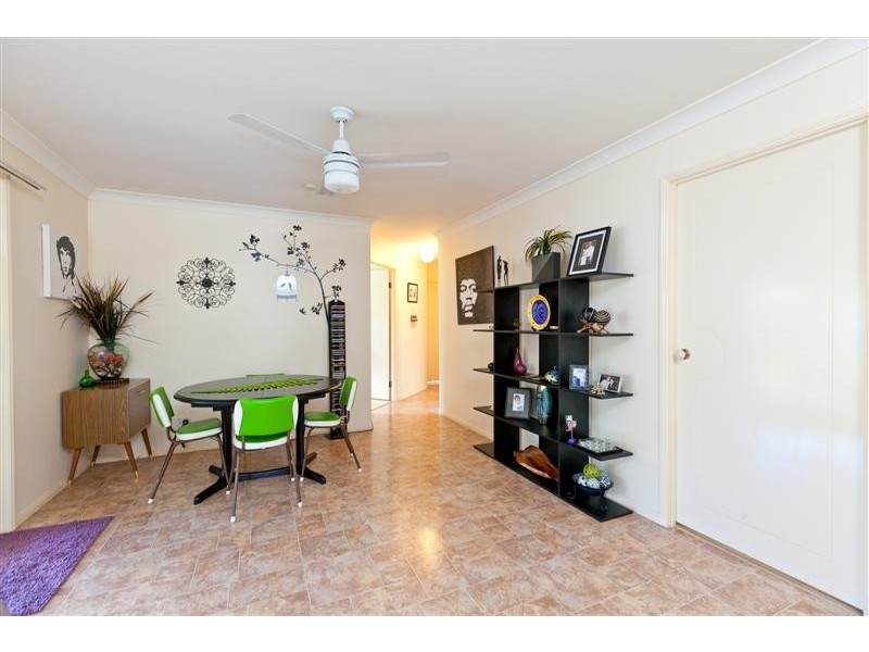 2 Club Crescent, Redland Bay QLD 4165
