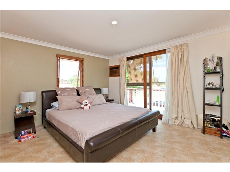 5 Scott Street, Redland Bay QLD 4165