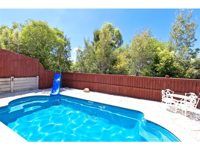 52 Ebony Crescent, Redland Bay QLD 4165